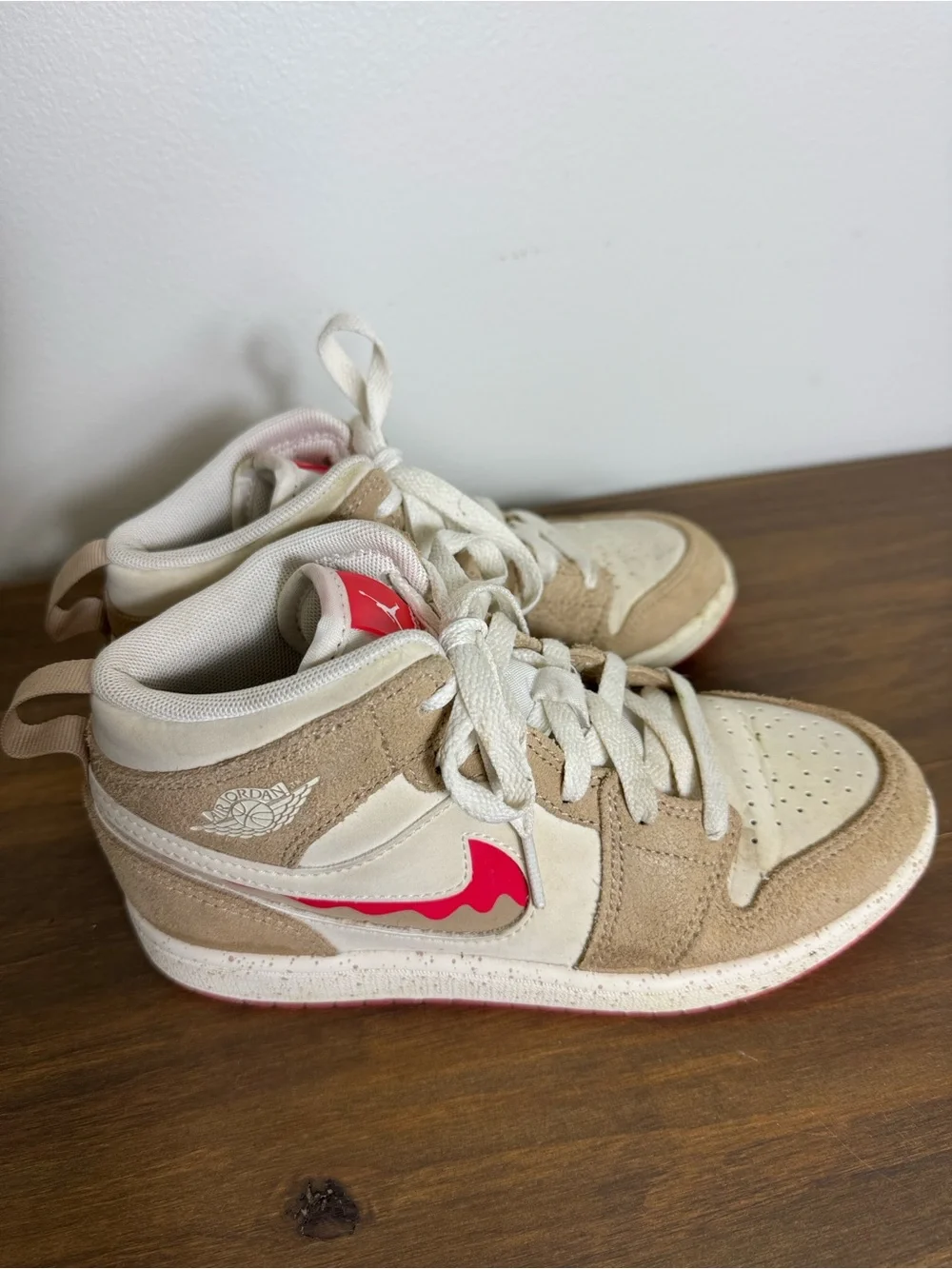 JORDAN Air Jordan Nike Youth Size 2 Sneakers Rare Peanit Butter and Jelly Color